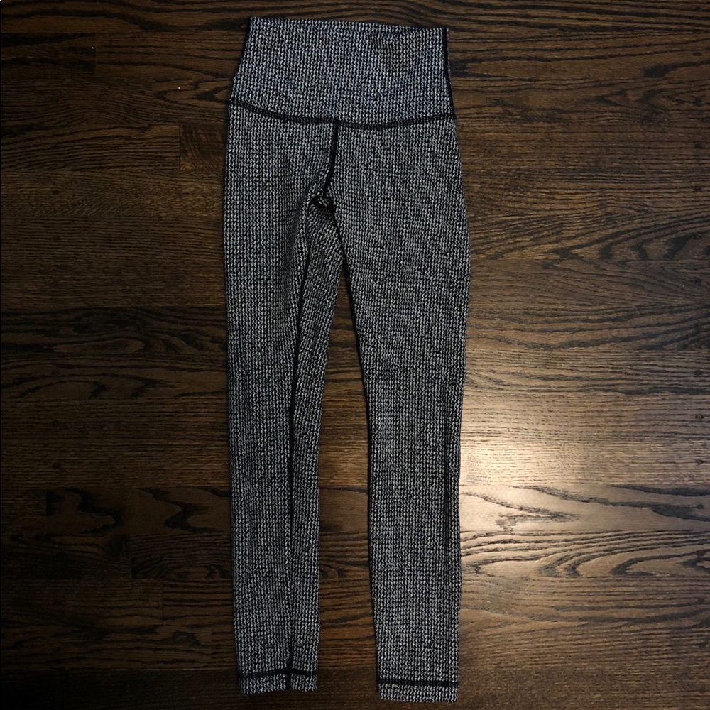 Size 2- Lululemon High Rise Wonder Under 7/8